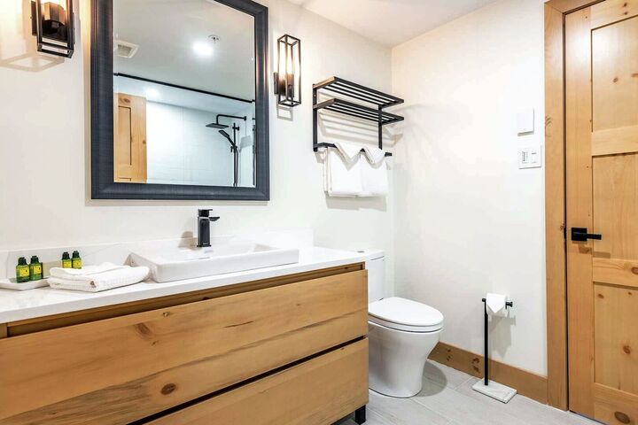 #1500-01 - Bathroom