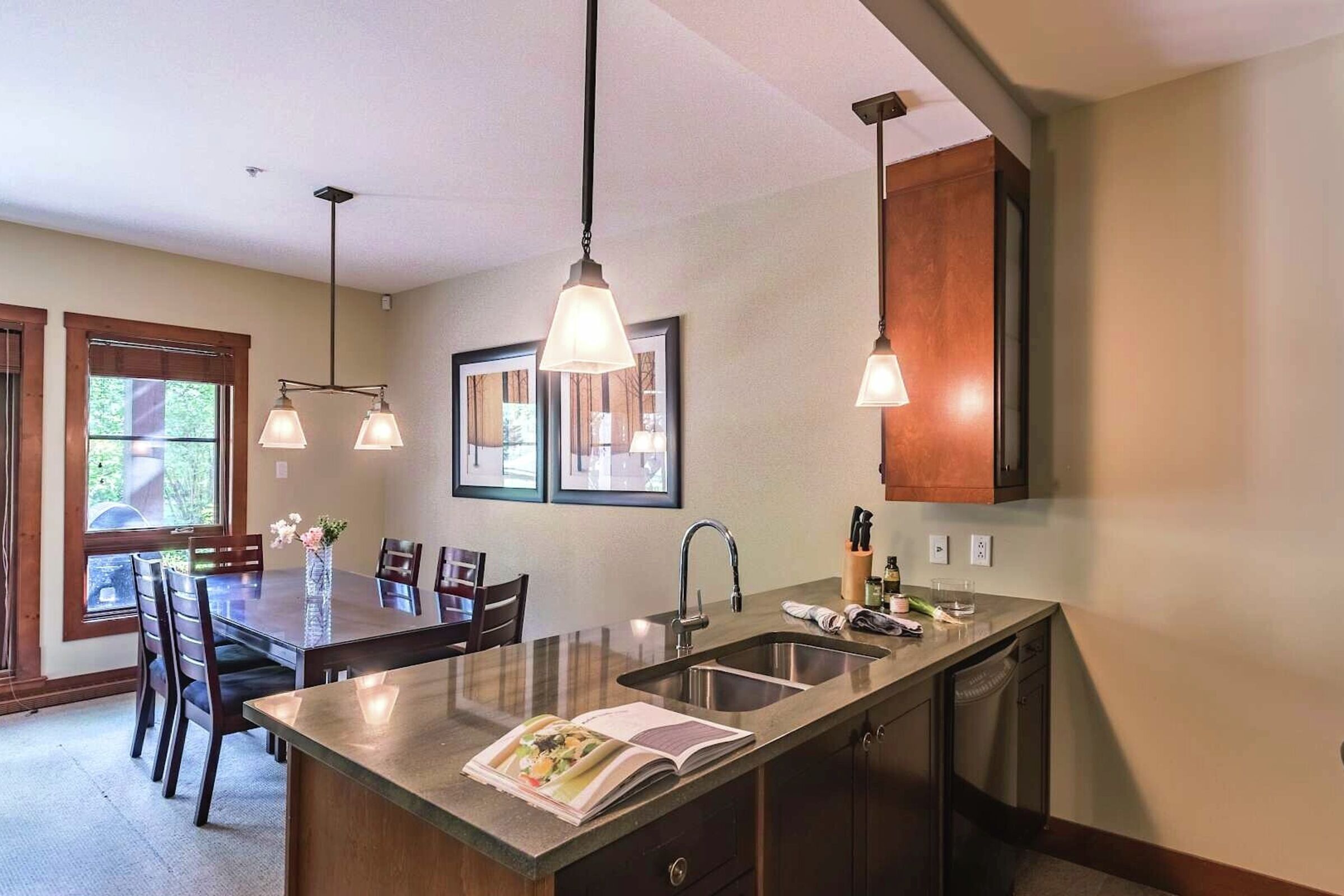 #1510-17 - Dining Area