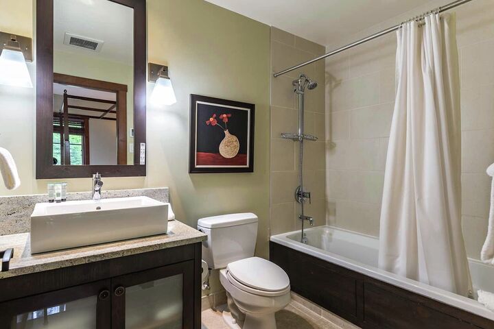 #1520-09 - Master Ensuite Bathroom