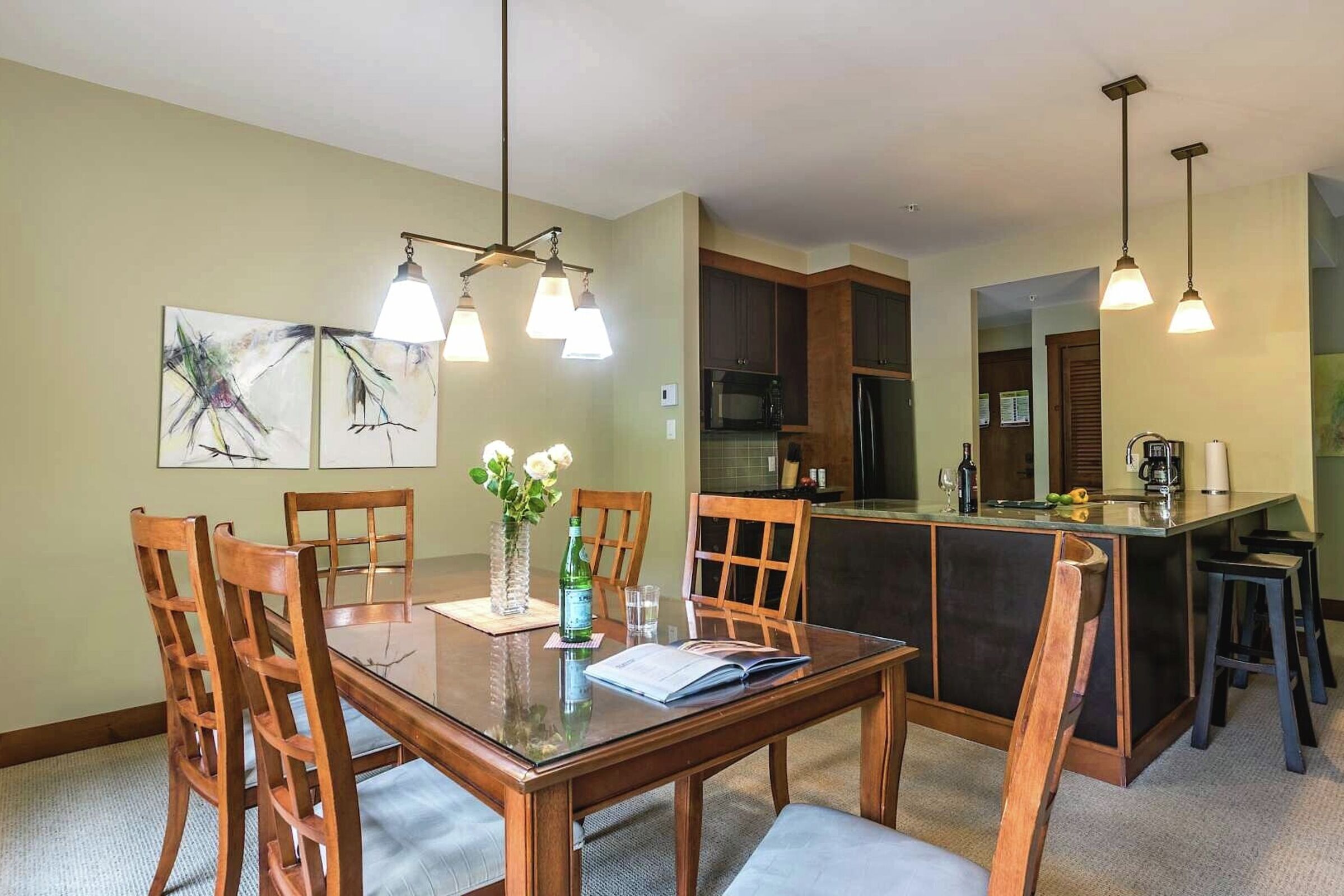 #1520-09 - Dining Area