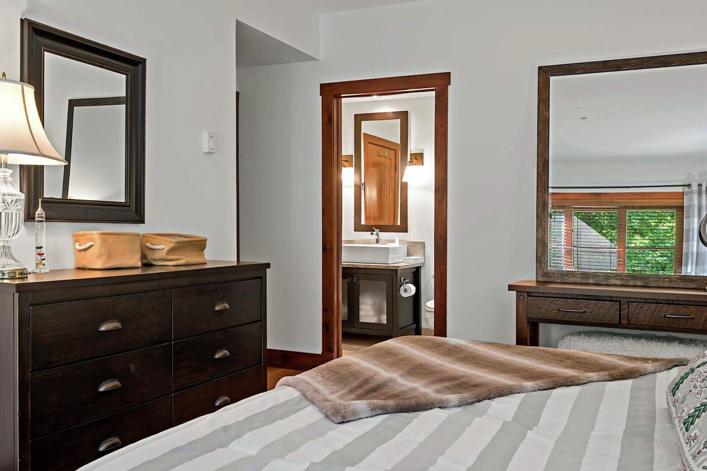 #1500-04 - Master Bedroom