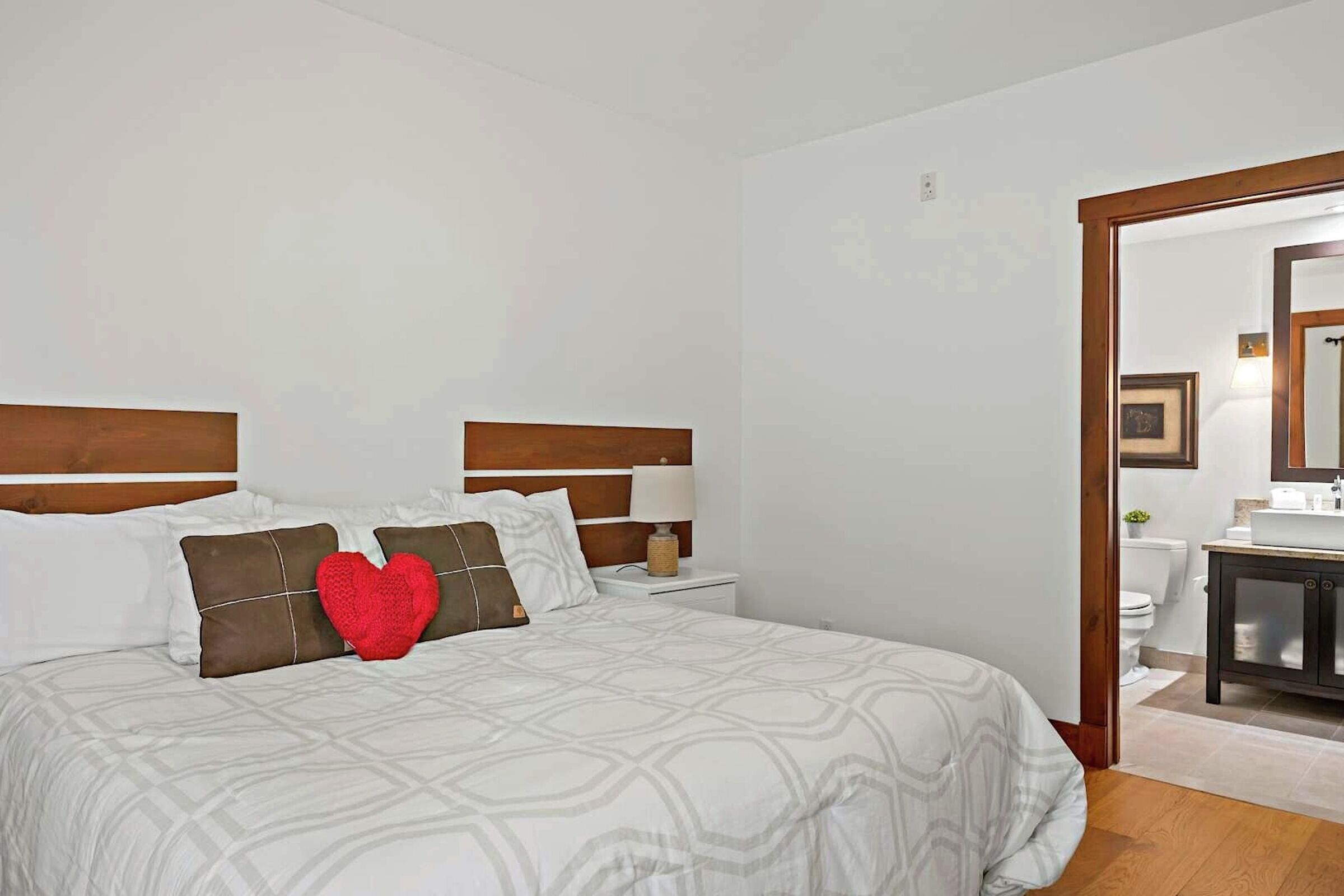 #1500-04 - Bedroom