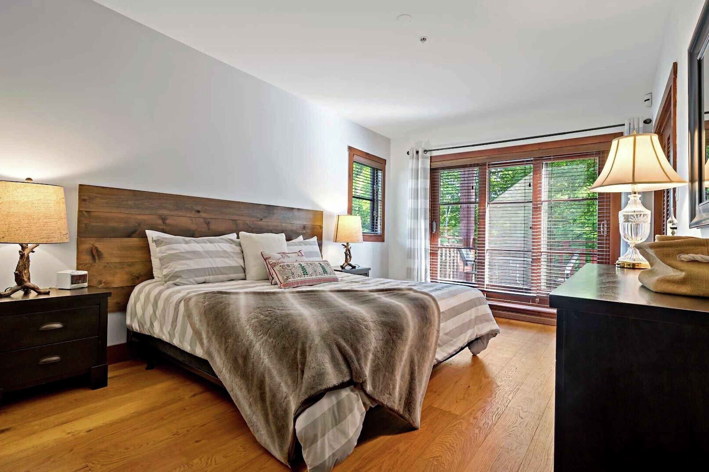 #1500-04 - Master Bedroom
