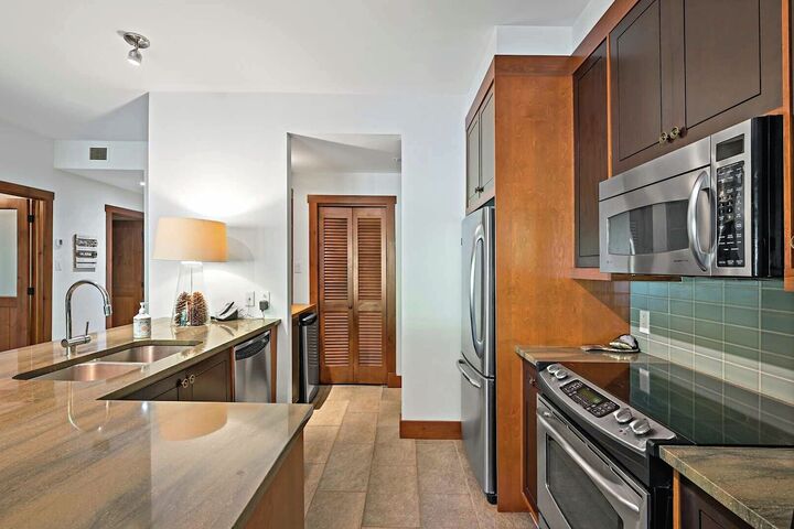 #1500-04 - Kitchen