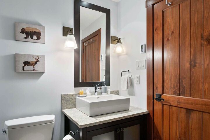 #1500-10 - Ensuite Bathroom