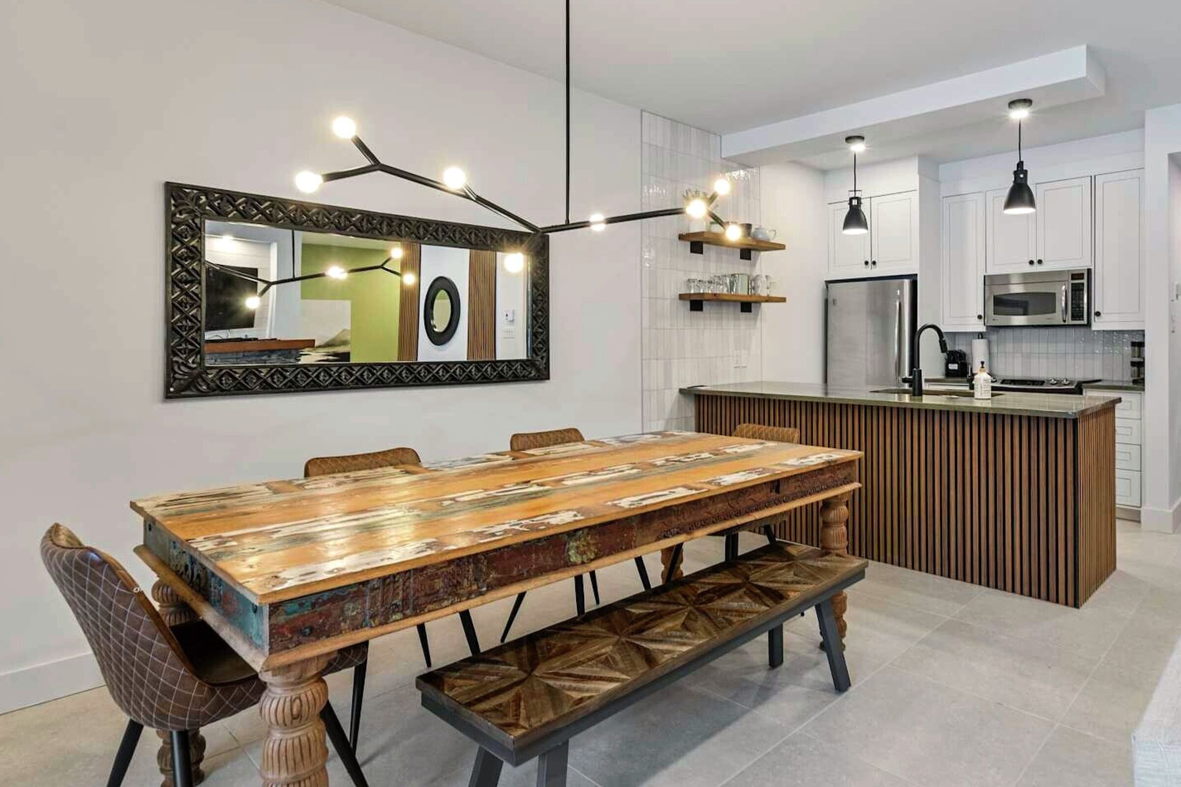 #1500-11 - Dining Area