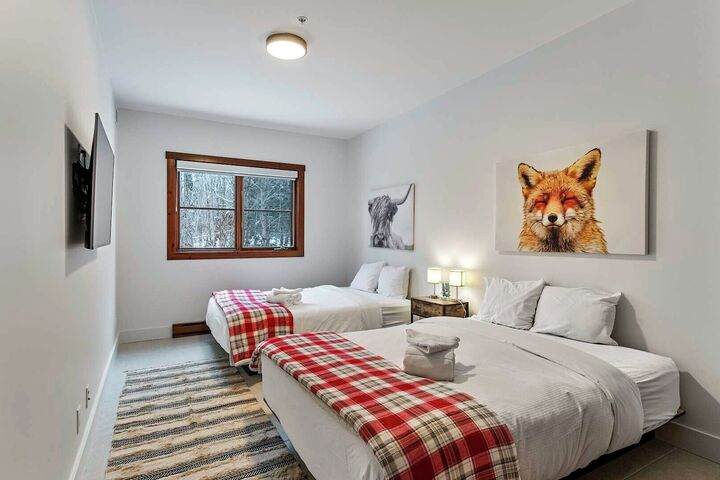 #1500-11 - Bedroom