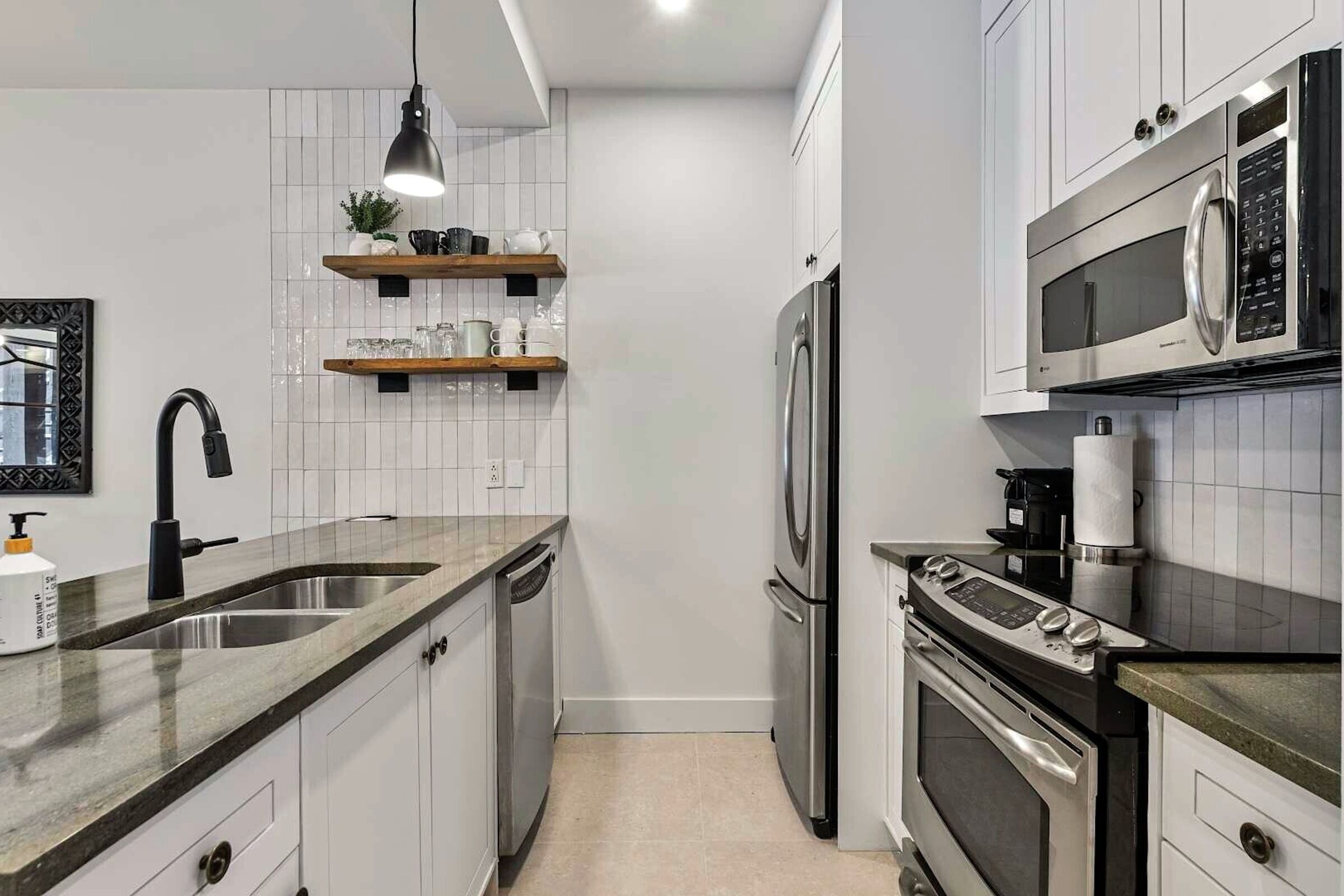 #1500-11 - Kitchen