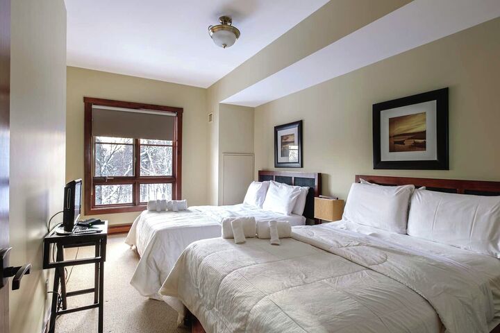 #1500-07 - Bedroom