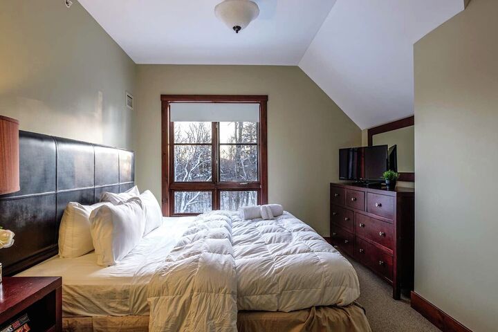 #1500-07 - Master Bedroom
