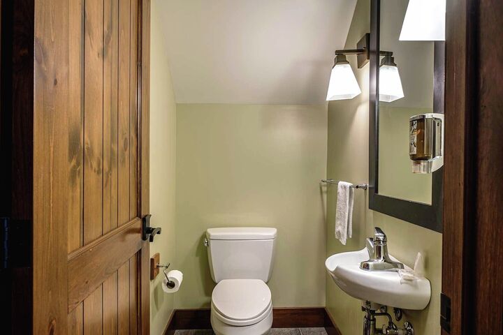 #1500-07 - Bathroom