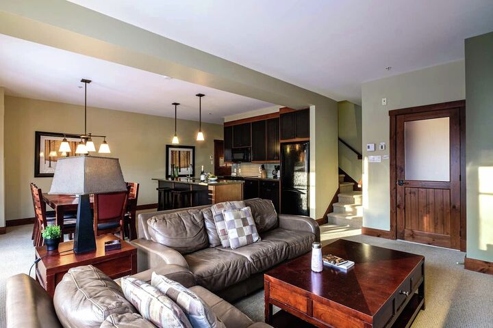 #1500-07 - Living Area
