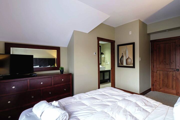 #1500-07 - Master Bedroom