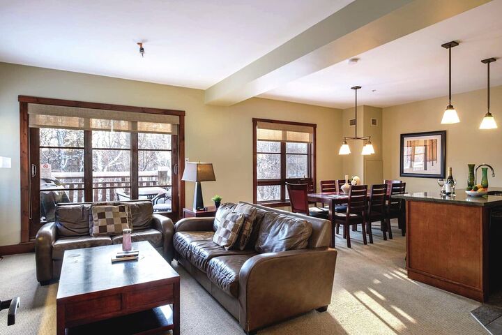 #1500-07 - Living Area