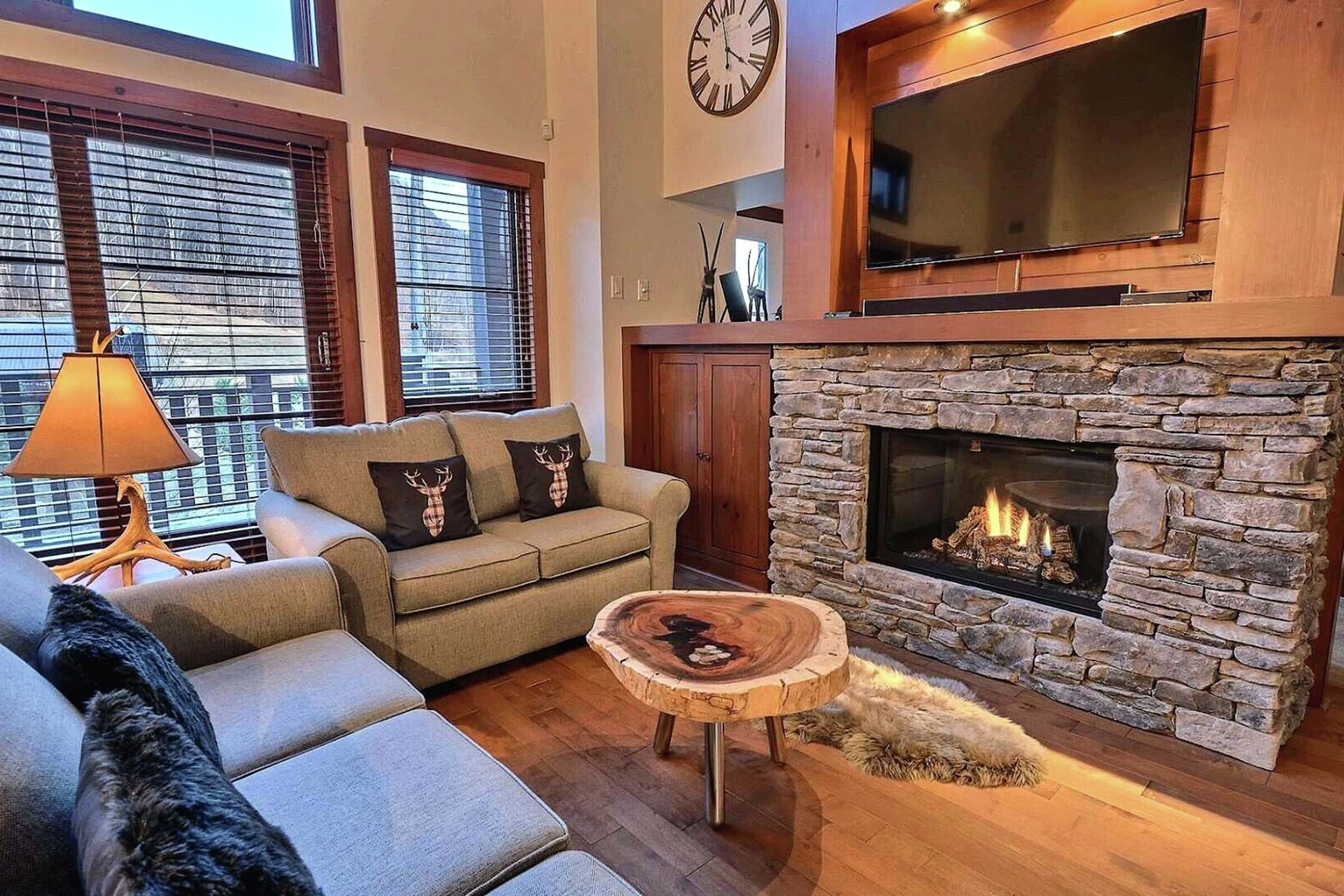 #1510-18 - Living Area