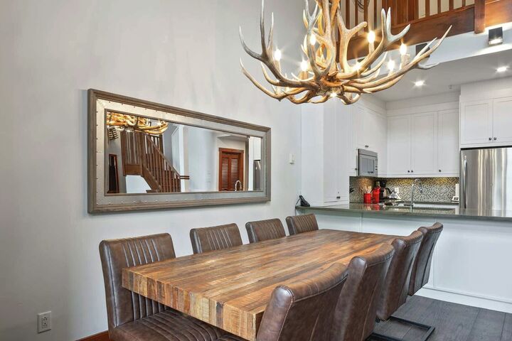 #1520-13 - Dining Area