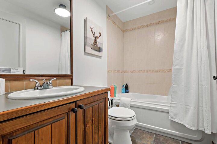 #124-09 - Bathroom