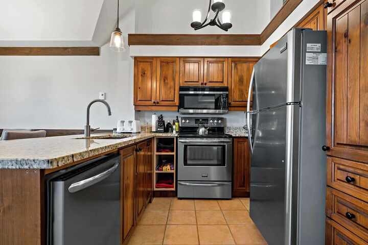 #124-09 - Kitchen