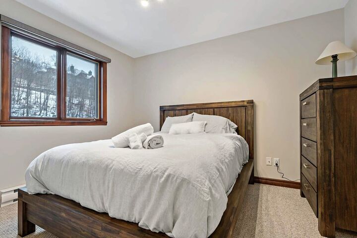 #124-09 - Bedroom