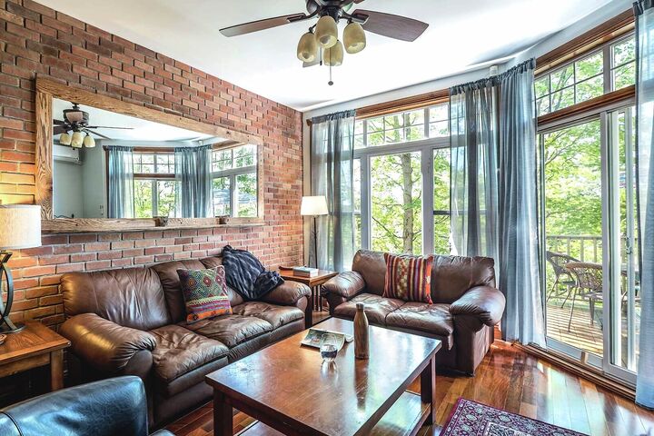 #160-06 - Living Area