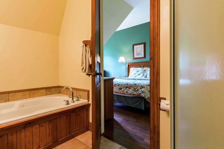 Master Ensuite Bathroom