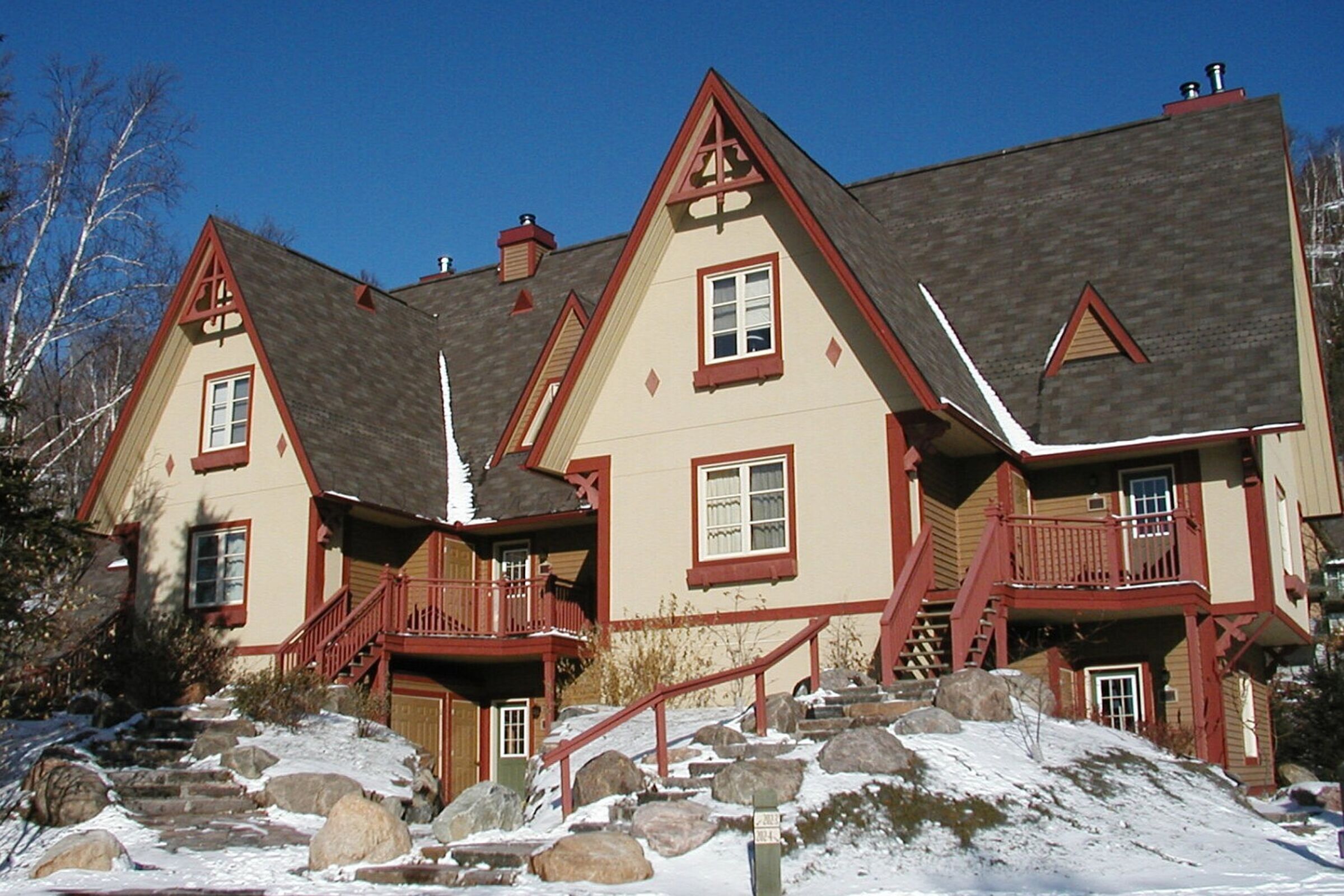Le Plateau Exterior - Winter