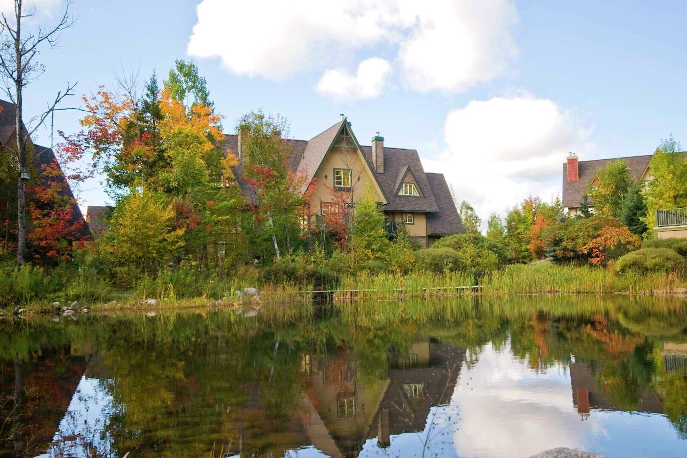 Le Plateau Exterior & Pond - Autumn