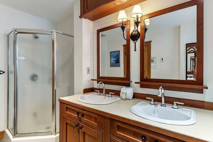 Master Ensuite Bathroom