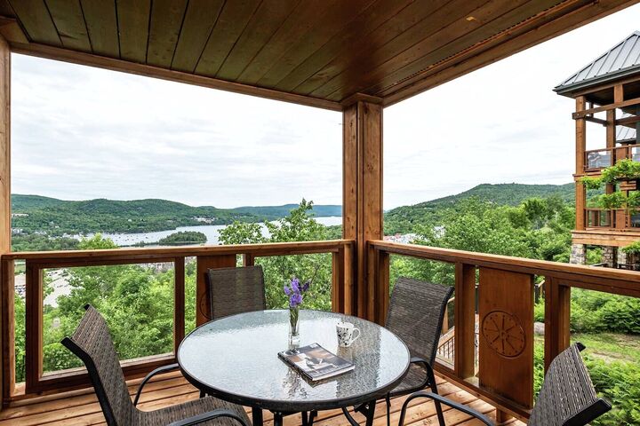 #150-08 - Balcony