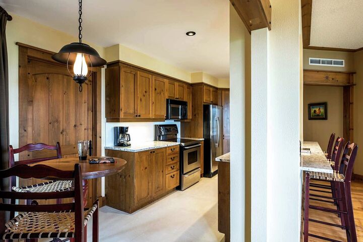 #150-08 - Kitchen