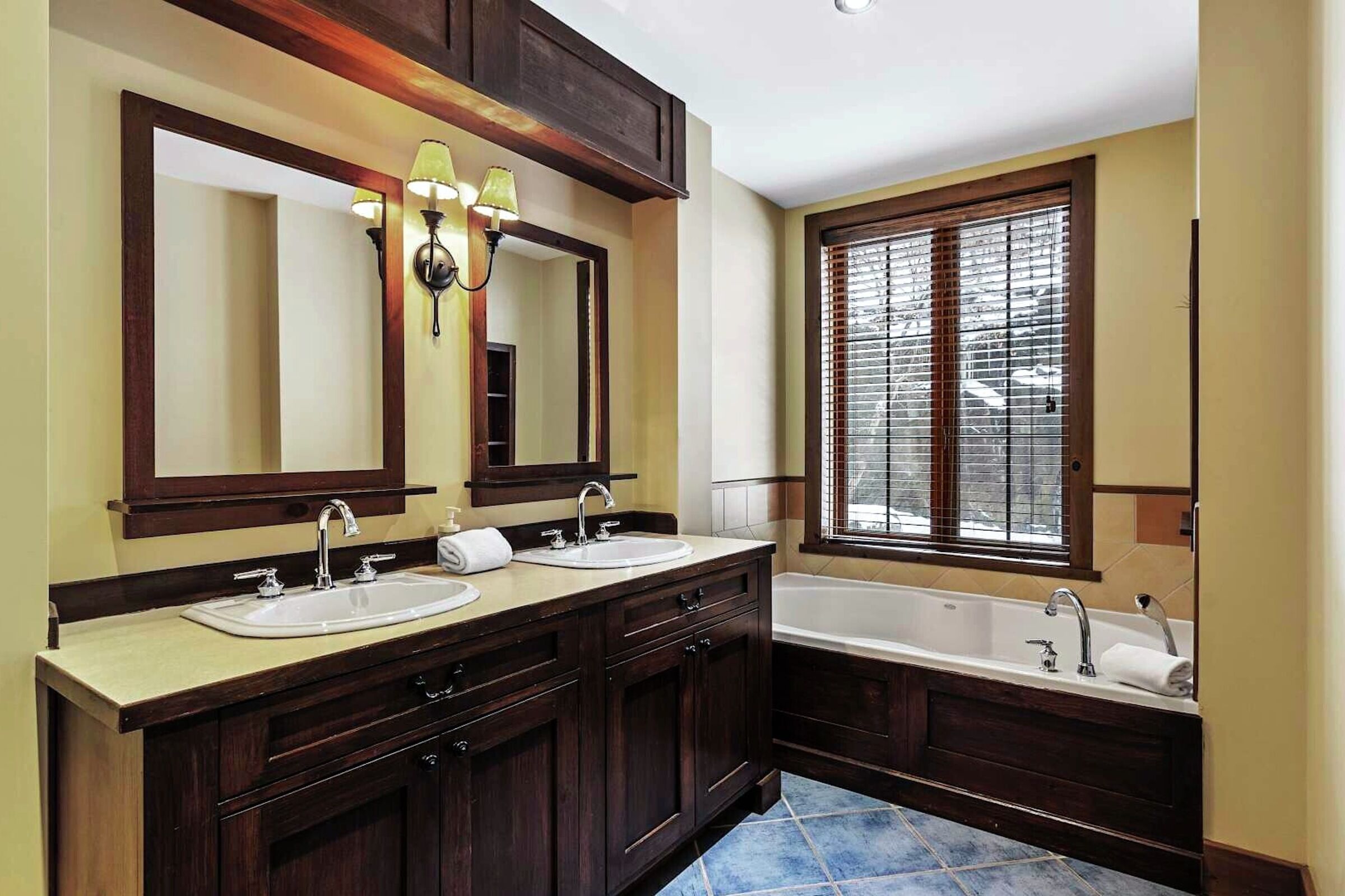 Master Ensuite Bathroom