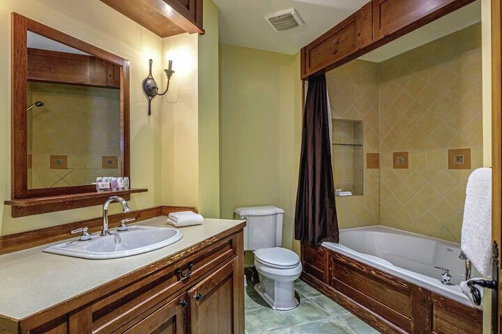 Master Ensuite Bathroom