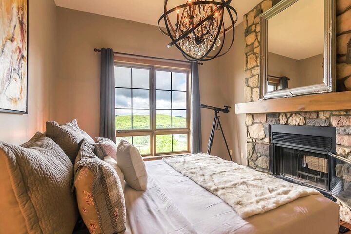 #172-10 - Master Bedroom