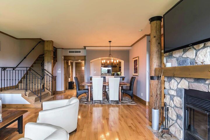 #172-10 - Living Area