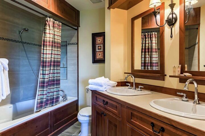 Master Ensuite Bathroom