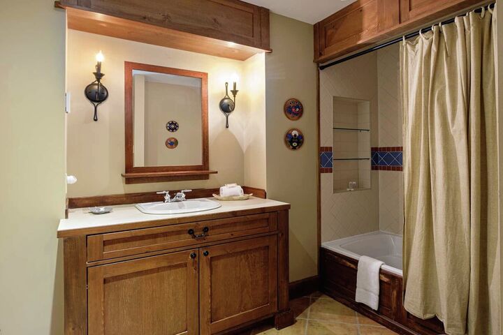 #154-03 - Bathroom