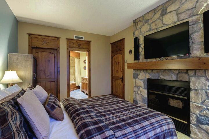 #154-03 - Master Bedroom