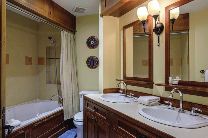 #154-03 - Master Ensuite Bathroom