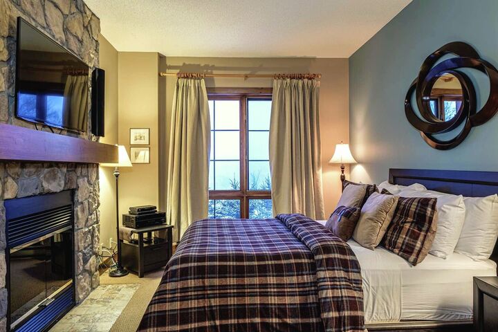 #154-03 - Master Bedroom