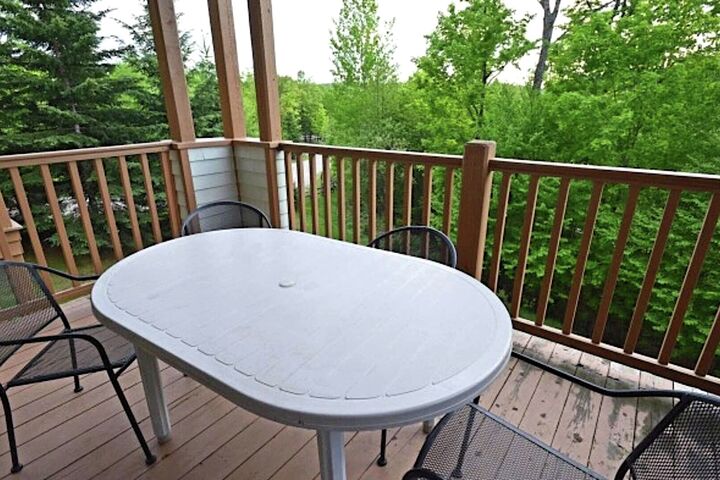 #138-06 - Balcony