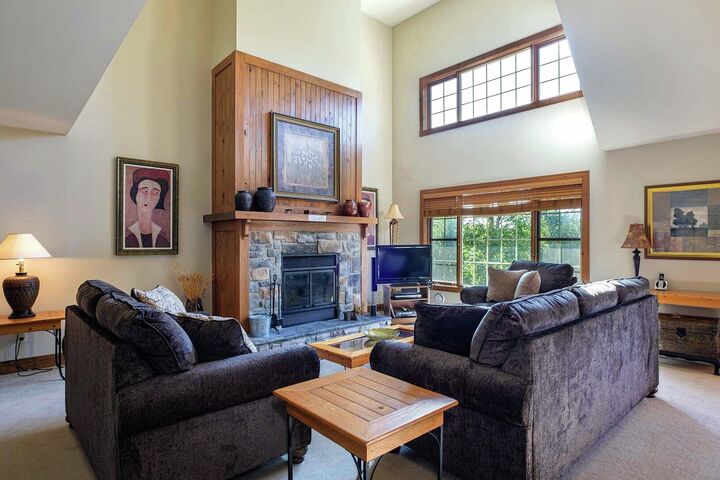 #138-11 - Living Area