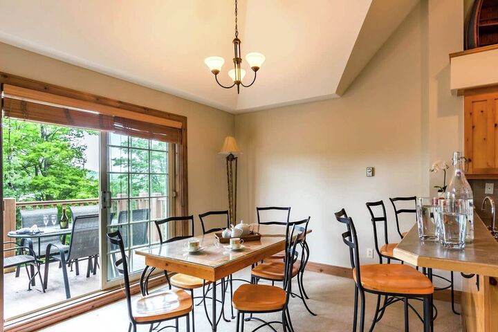 #138-11 - Dining Area