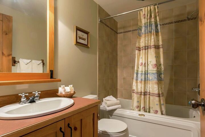 #138-11 - Bathroom