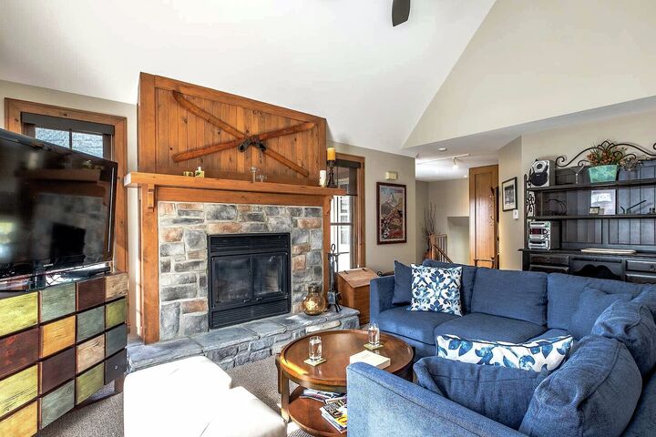 #134-12 - Living Area