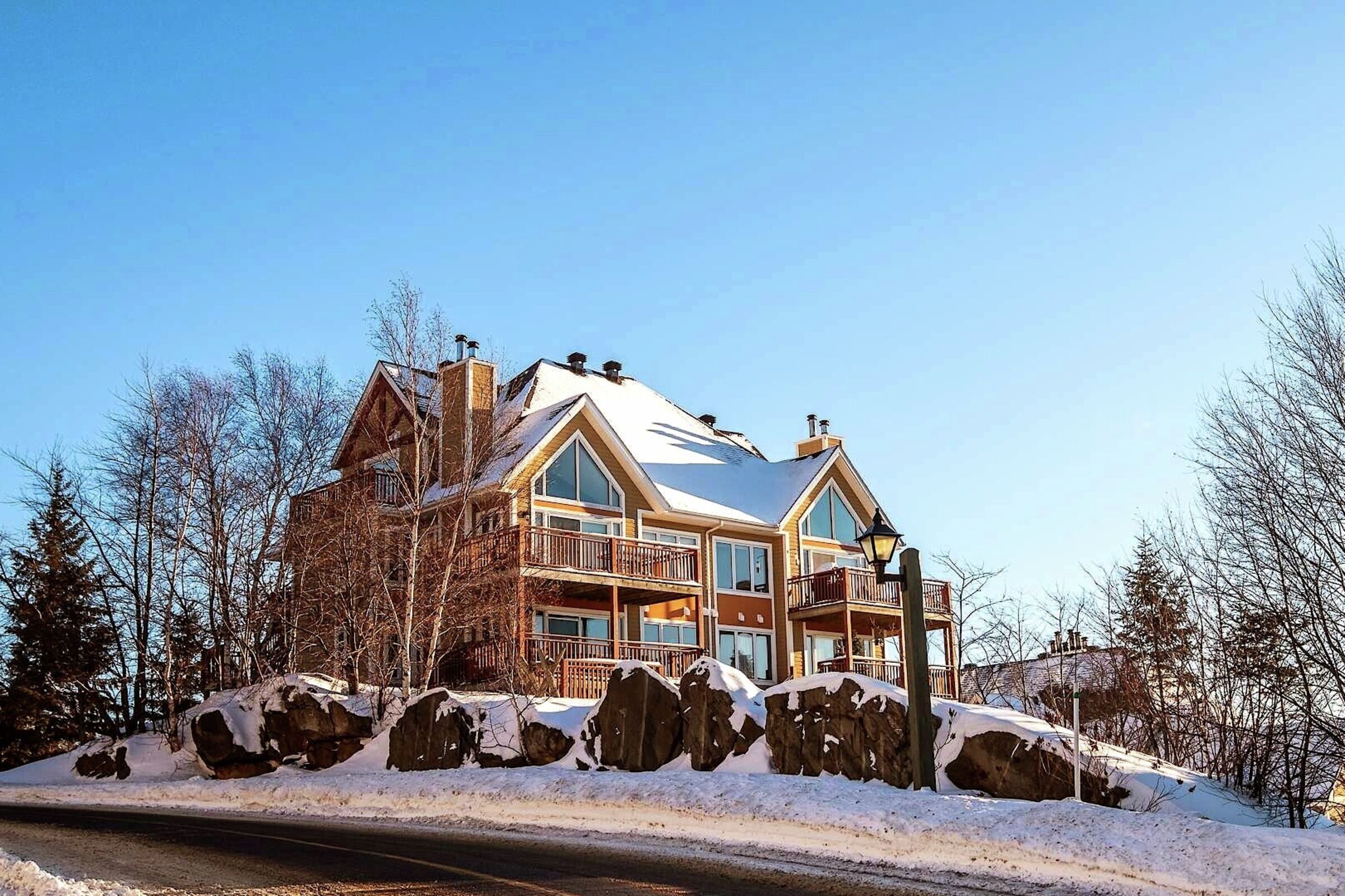 Les Haut-Bois Exterior - Winter