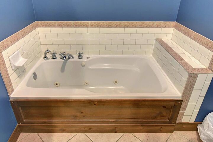 #102-08 - Master Ensuite Bathroom