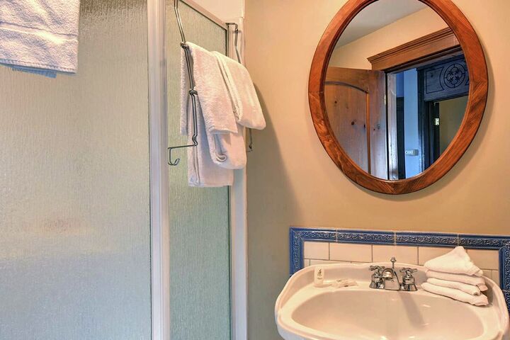 #102-08 - Bathroom