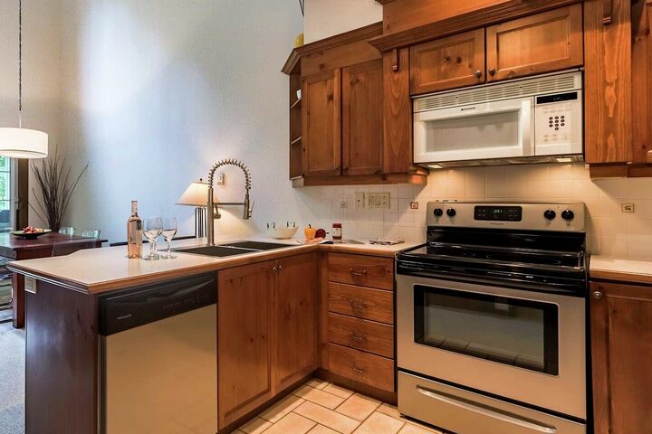 #110-08 - Kitchen
