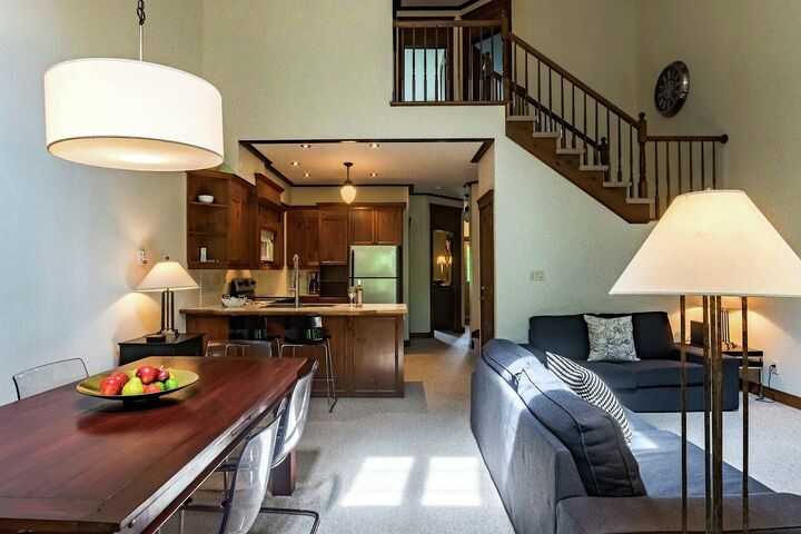 #110-08 - Living Area & Dining Area