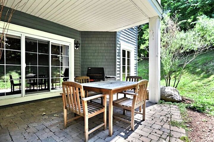#116-01 - Patio with BBQ